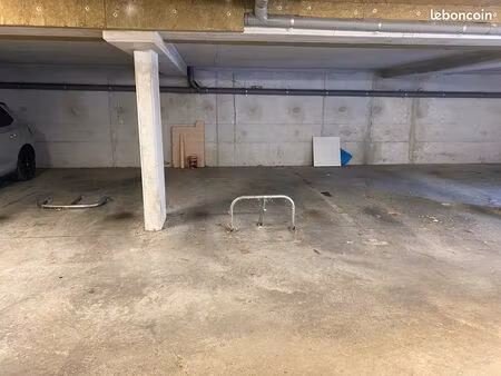 place parking couverte