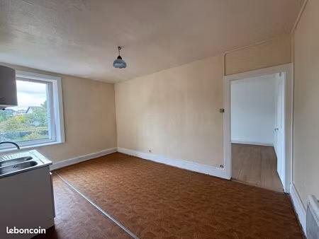 à louer – appartement 2 pièces rénové – bruyères (centre-ville)