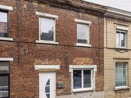 maison 2 chambres à rénover bien située!