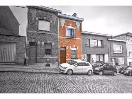 charmante maison 2ch en bon état avec terrasse et jardinet