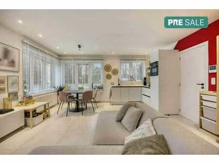 appartement au rez-de-chaussée avec beau jardin sud et garag