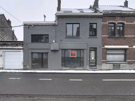 maison offrant plusieurs possibilités d’aménagement