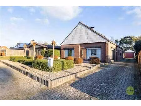 maison spacieuse avec 3 à 5 chambres à mol-heidehuizen