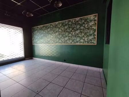 local commercial à louer