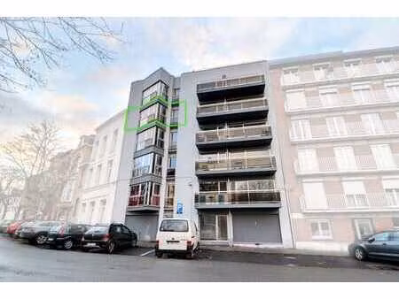 appartement 2 chambres avec balcon  au centre de tournai !