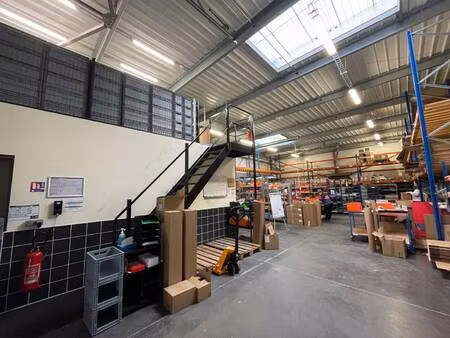 local d'activités à louer