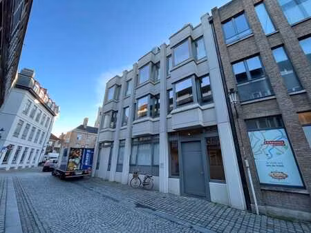 tof appartement vlakbij de belangrijkste winkelstraten en...