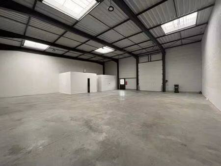 local d'activités à louer