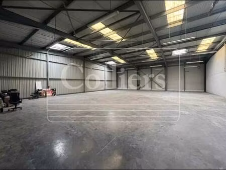 local d'activités à louer