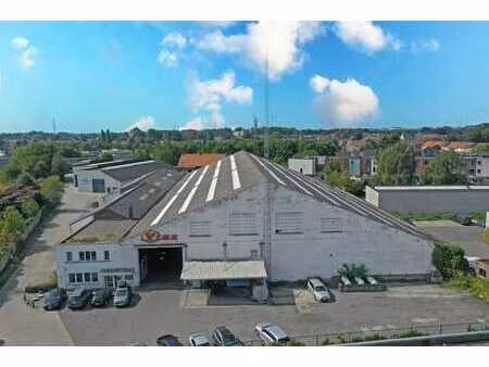 flexibel magazijn van 3.900 m² te huur te gent