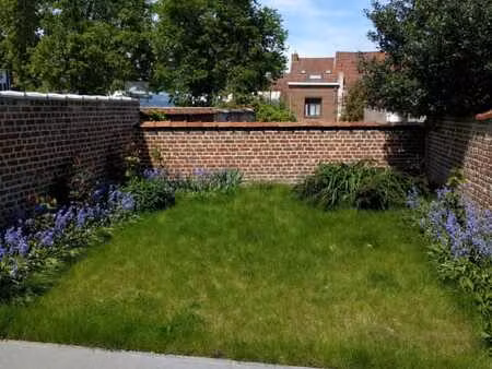 rez avec jardin-1 chambre-quartier tranquille en intramuros