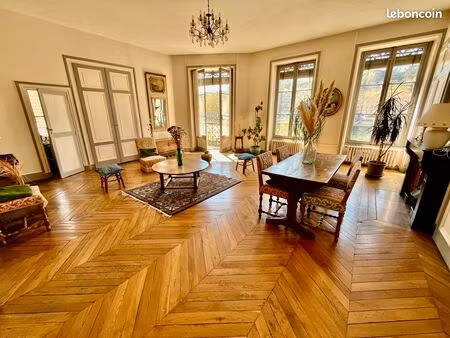 grand appartement sans vis-à-vis avec vue panoramique sur la saône – 4 chambres – vaste sé