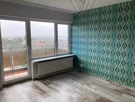 appartement lumineux d'une chambre avec vue