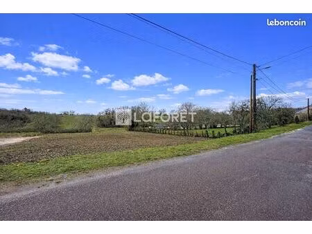 terrain 950 m² gy