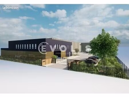 local d'activité 2 500 m²