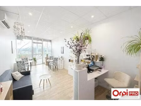 fonds de commerce 65 m²