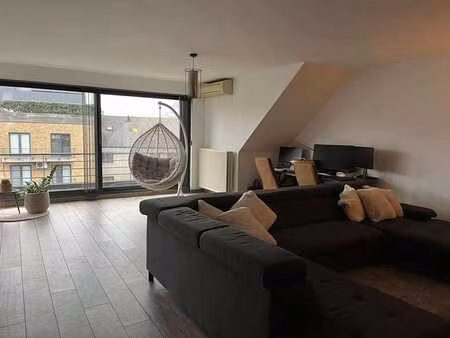 appartement lumineux avec terrasse au centre de zottegem