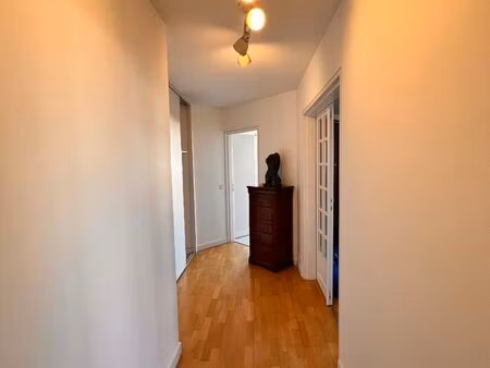 biarritz - jardin public - t3 meublé de 80 m² avec terrasse et balcon