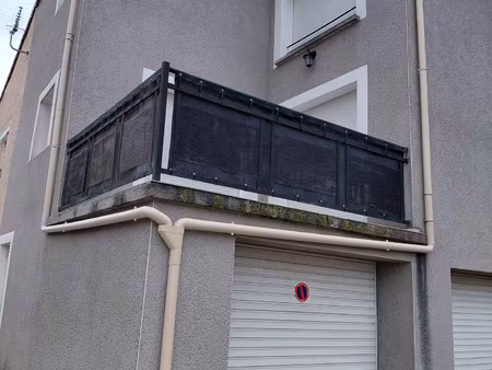 appartement t3 en duplex + balcon + garage a la roche de glu