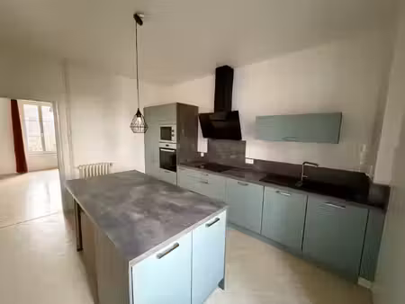 appartement 3 pieces 15800 vic sur cere
