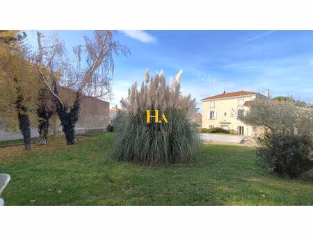 maison 7 pièces de 165 m² à chanos-curson sur un terrain de 1 418 m²