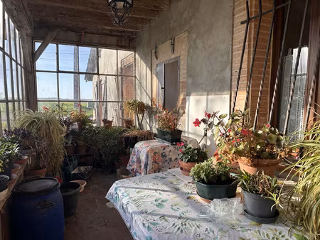 ferme a renover avec dependances et grand terrain