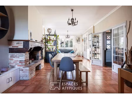 maison de plain-pied avec piscine et jardin