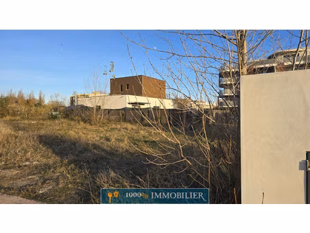 a 550 mètres des plages !