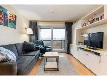 studio meuble modern avec coin a dormir a quelques pas de l