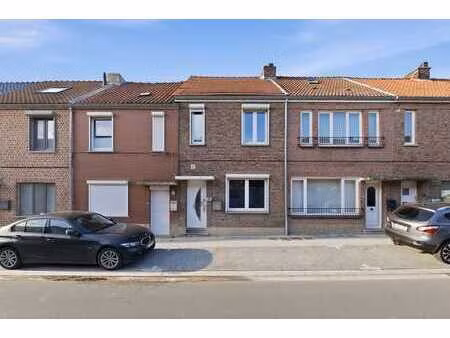 knappe  energiezuinige gezinswoning met garage en tuin in...