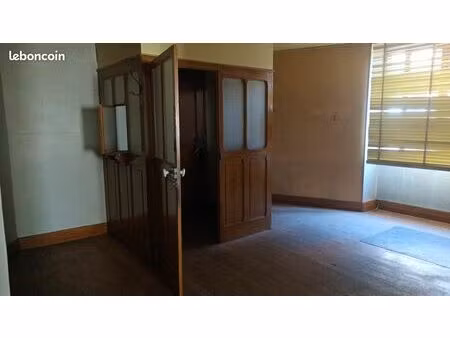 location local atelier 59m² avec sas entrée d'accueil  lumineux  rangement