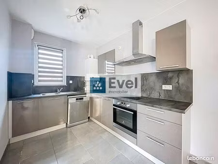 appartement 3 pièces 77 m²