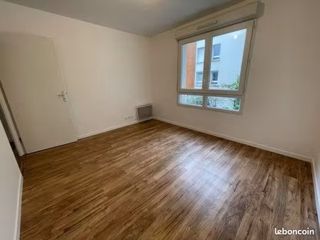 palaiseau t3 + terrasse + parking