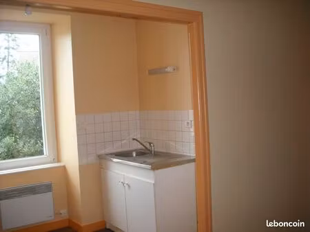 loue t2 bourg pommeret