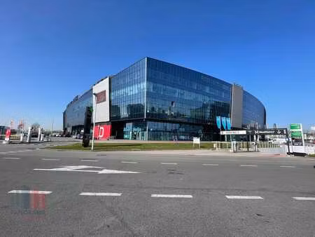 bureaux tout compris dans un emplacement de choix avec vu...