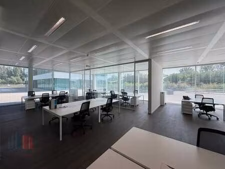 323 m² de bureaux élégants à un emplacement de choix le l...