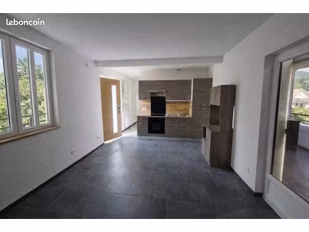 t3 meublé 60m² - refait à neuf avec terrasse  garage et place de parking - montgesoye (25)