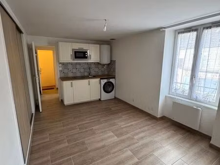 studio centre ville à patay