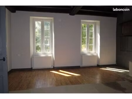 maison de campagne - proche baraqueville