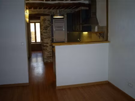 location appartement 2 pièces 37 m² à collobrières (83610)