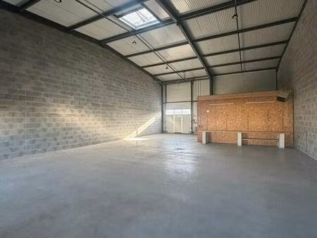 local d'activités à vendre