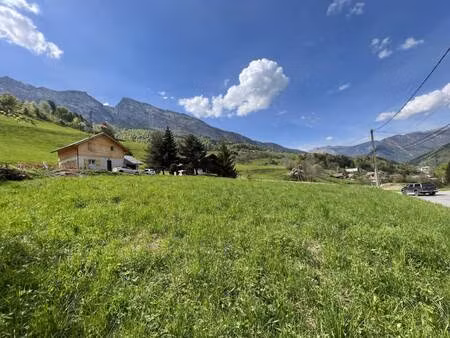 terrain constructible viabilisé à vendre