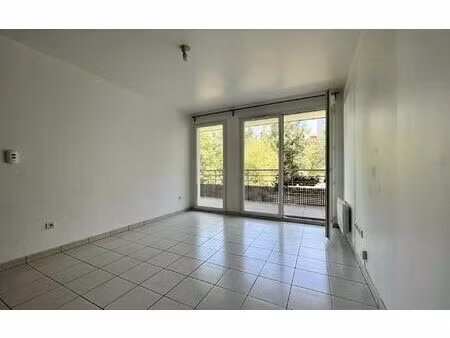 location appartement  54.9 m² t-3 à cergy  910 €
