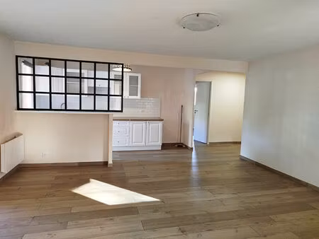 4 pièces rénové résidence sécurisée proche commodités