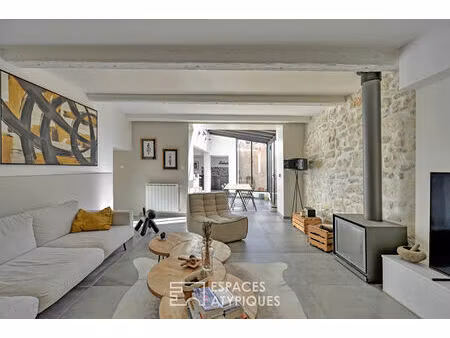 maison pleine de charme avec extérieur intimiste et garage en coeur de village