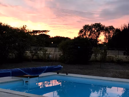 maison familiale de 6 pièces avec piscine à st cyr en val