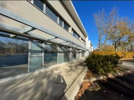 local professionnel 110m2 à carquefou