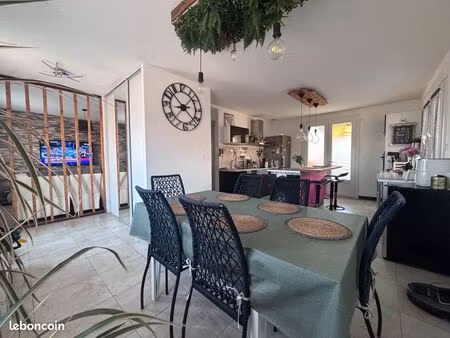 appartement t5 avec terrasse  jardin et 2 places de parking