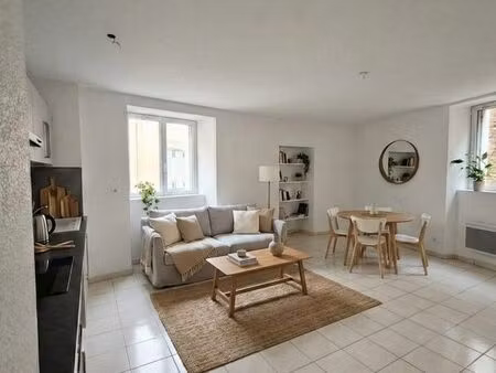 bel apppartement f3 refait à neuf 72m2