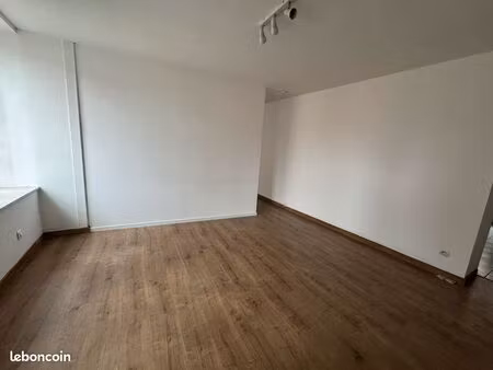 f2/3 de 62.52 m² en centre-ville